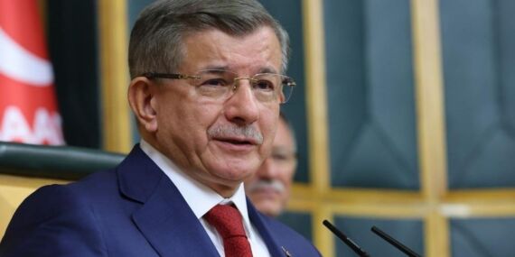 Ahmet Davutoğlu’ndan dikkat çeken açıklama: ‘Maddi sıkıntılar yaşıyorum’