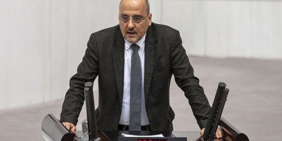 Ahmet Şık duyurdu: Aralarında AKP’li vekilin eşi de var… Pasifik Holding ortaklarının mal varlıkları için tedbir talimatı