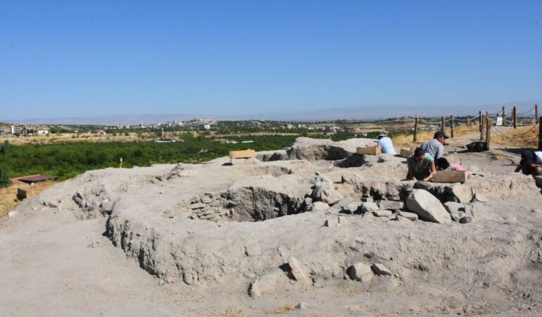 Arslantepe Höyüğü’nde 6 bin 400 yıllık fırın bulundu!
