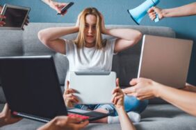 Aşırı bilgiye maruz kalmak duygusal ve bilişsel bozukluğa yol açıyor