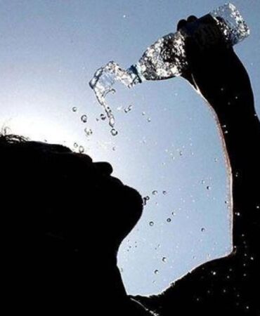 Aşırı sıcaklara dikkat! Günde en az 2,5 litre su tüketin