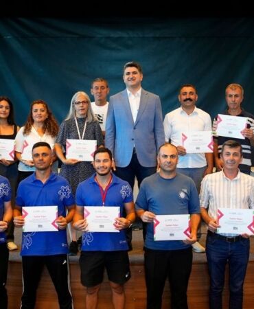 Ataşehir Belediyesi, semt için özveri gösteren personele teşekkür etti