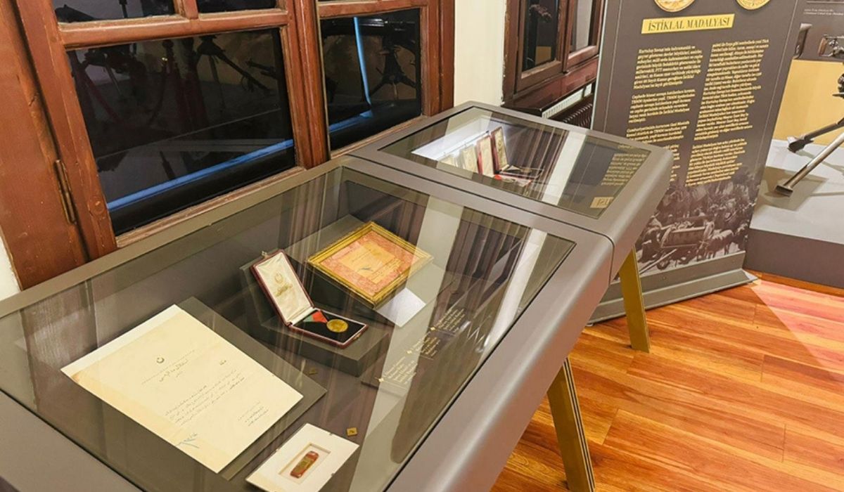 Atatürk'ün İstiklal Madalyası'nı aldığına dair vesika, ilk kez bu yılki 30 Ağustos Zafer Bayramı'nda sergilenecek