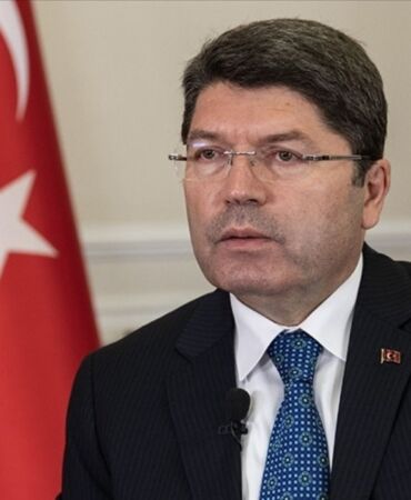 Bakan Tunç'tan Roblox açıklaması 'Çocuk istismarına neden olacak içerikler nedeniyle erişim engeli getirildi'