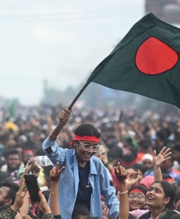Bangladeş ordusu ülkede geçiş hükümeti kurulacağını duyurdu