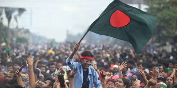 Bangladeş ordusu ülkede geçiş hükümeti kurulacağını duyurdu