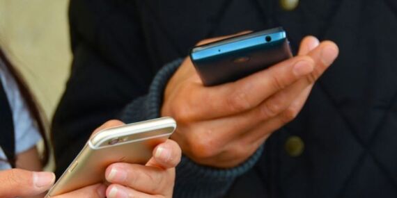 Belçika’da, öğrencilere akıllı telefon yasağı