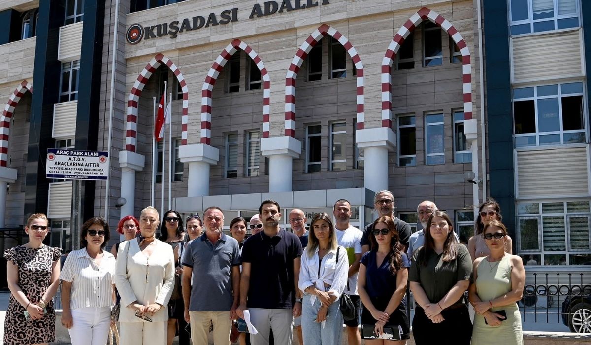 CHP Kuşadası Gençlik Kollarından, BTK yetkililerine suç duyurusu