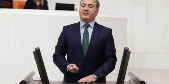 CHP’li Murat Emir’den Meclis’in tatile girmesine tepki: ‘Emekli 20 bin liraya mahkum edilmişken…’