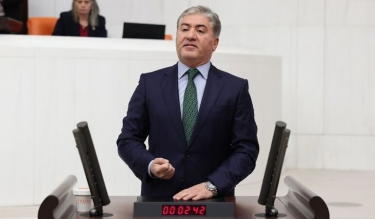 CHP’li Murat Emir’den Meclis’in tatile girmesine tepki: ‘Emekli 20 bin liraya mahkum edilmişken…’