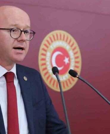 CHP'li Serkan Sarı'dan Bakan 'Ya görevini yerine getirecek ya da o koltuğu terk edecek'