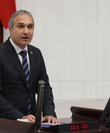 CHP'li Suat Özçağdaş 'AKP, aşağıya doğru inişini sürdürmektedir'