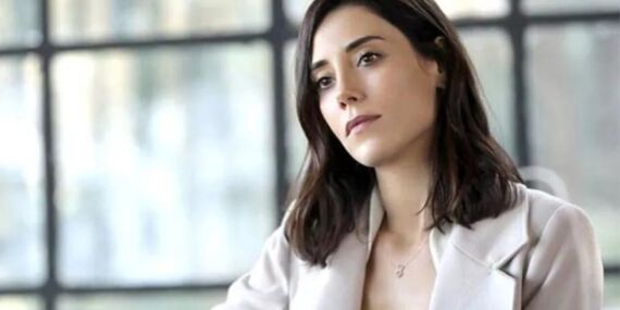 Ünlü oyuncu Cansu Dere Ayşe Barım’ın şirketiyle yollarını ayırdı!