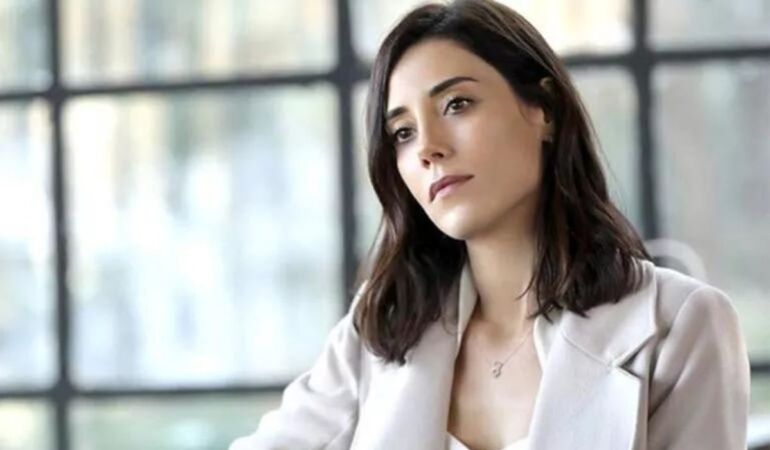 Cansu Dere ekranlara dönüyor!