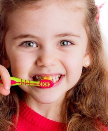 Çocuklarda ağız ve diş bakımı tüm hayatı etkiliyor