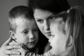 Çocuklarınıza sakına bunu yapmayın! Uzman psikolog uyardı! Cinsel kimlik karmaşasına neden olabilir