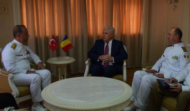 Deniz Kuvvetleri Komutanı Oramiral Ercüment Tatlıoğlu, Romanya'da