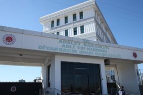 Diyarbakır'ın Hani İlçe Milli Eğitim Müdürü Zeki Kaya kalp krizi sonucu yaşamını yitirdi