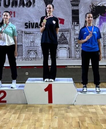 Diyarbakırlı milli karateci Sena Kızılaslan, 8'inci kez Türkiye şampiyonu oldu