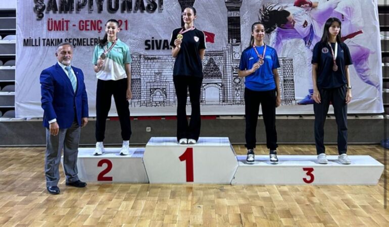 Diyarbakırlı milli karateci Sena Kızılaslan, 8’inci kez Türkiye şampiyonu oldu