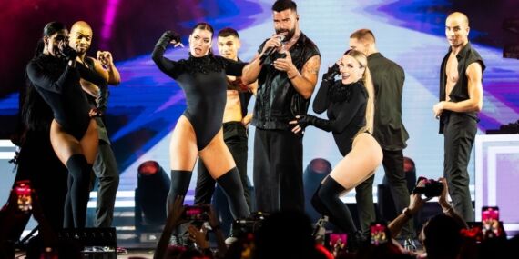 Dünyaca ünlü şarkıcı Ricky Martin Antalya’da konser verdi