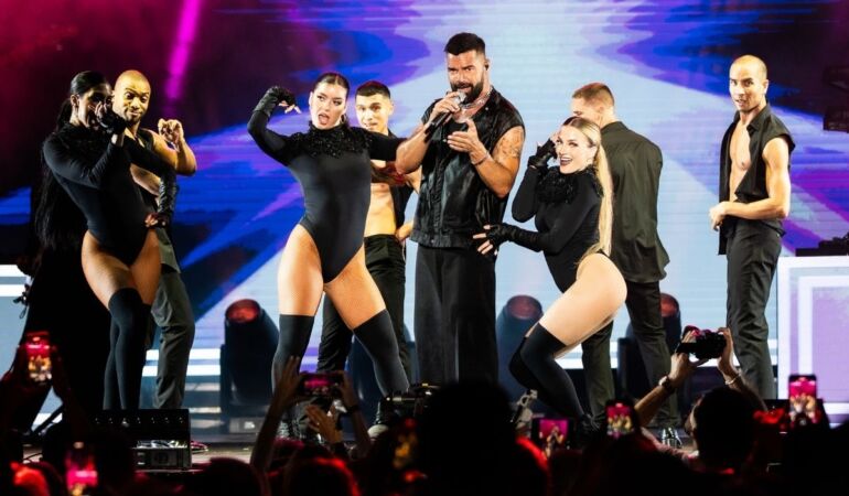 Dünyaca ünlü şarkıcı Ricky Martin Antalya’da konser verdi