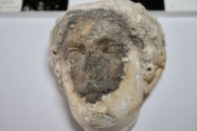 Fethiye Kalesi kazısında heykel başı bulundu