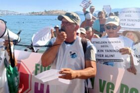 Foça'da 'Kıyılar Halkındır' eylemi