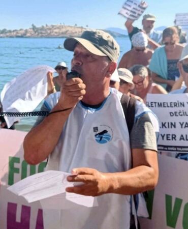 Foça'da 'Kıyılar Halkındır' eylemi