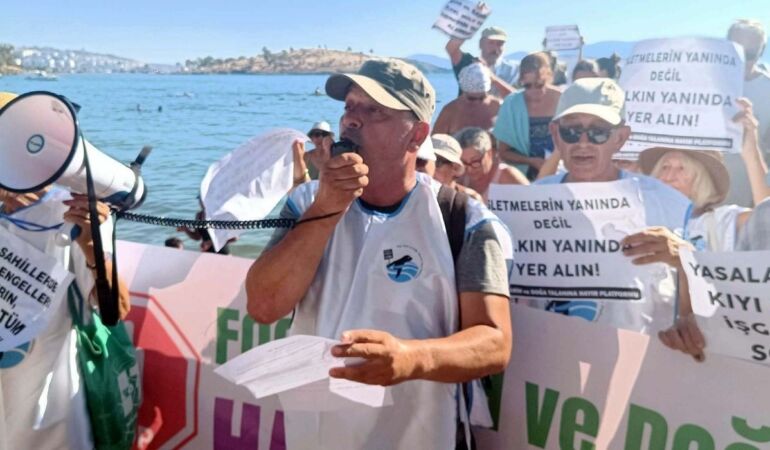 Foça’da ‘Kıyılar Halkındır’ eylemi
