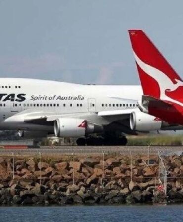 Hiçbir yere gitmeyen uçağın biletleri rekor sürede tükendi