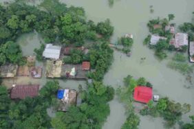 Hindistan ve Bangladeş'te 15 kişi öldü