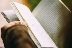 Hırsızlık yapmak için girdi Kitap okumaya dalınca yakalandı