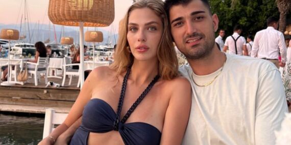 İdo Tatlıses Yunan adalarında hesap paylaşımıyla dikkat çekti