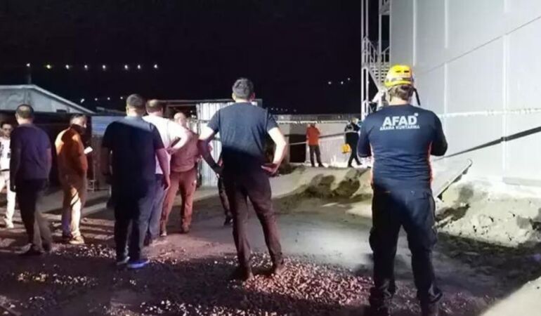İşçilerin kaldığı prefabriğin tavanı çöktü 15 yaralı