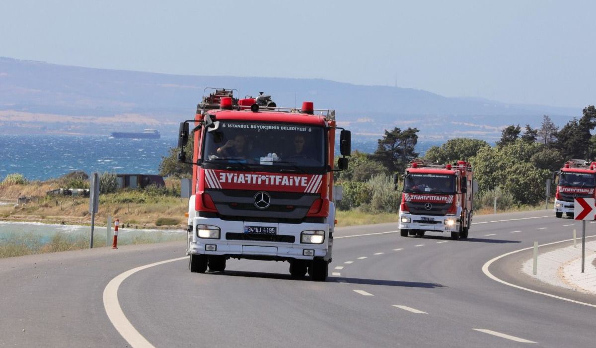 İstanbul İtfaiyesi Çanakkale ve İzmir yangınlarına müdahaleye destek verdi