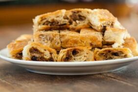 İstanbul'da her 10 kişiden biri güne börek yiyerek başlıyor