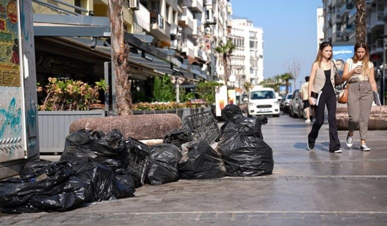 İzmir'de çöp sorunu