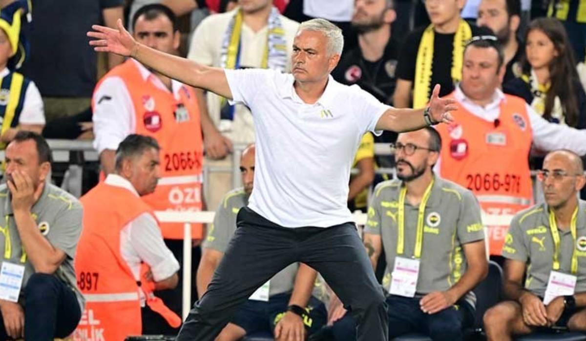 Jose Mourinho'dan Lille maç sonrası çarpıcı açıklama 'Başım belaya girebilir