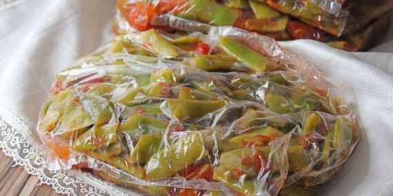 Kışın sofralarınıza yaz güneşi getirin: Kışlık taze fasulye tarifi