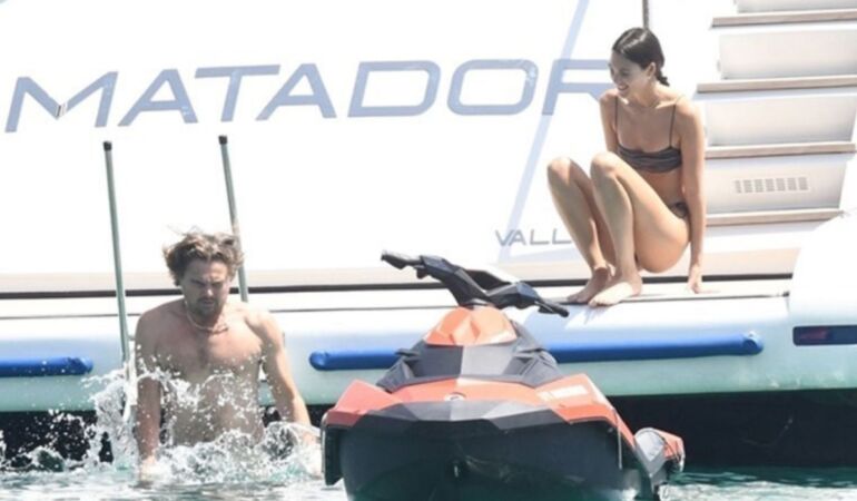 Leonardo DiCaprio ve manken sevgilisi İtalya’da tatilde