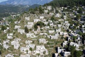 Muğla'nın 'hayalet köyü', havadan görüntülendi