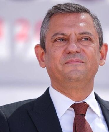 ÖZGÜR ÖZEL