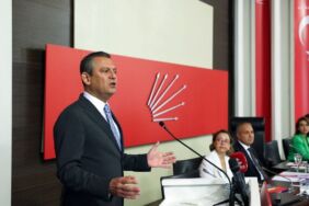 Özgür Özel 'Erdoğan şeytani bir planla atamadığı öğretmenlerin diplomalarını çalacak'