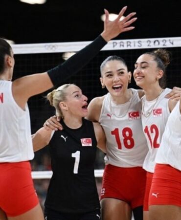 Paris 2024'te nefes kesen karşılaşma Filenin Sultanları Çin'i devirdi