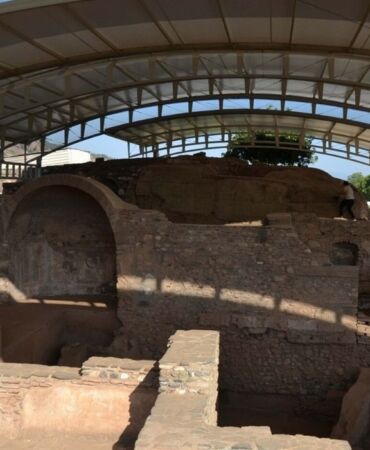 Salihli'de 50 yıl önce keşfedilen 2 bin 700 yıllık sur duvarı, turizme kazandırılacak