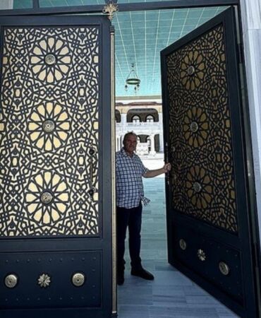 Selçuklu ve Osmanlı motiflerini metal kapılarda yaşatıyorlar