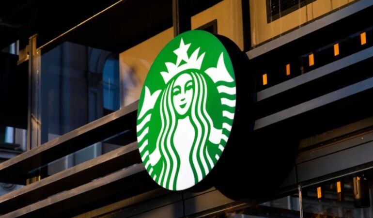 Starbucks’ın yeni CEO’sunun şirket uçağıyla işe gidecek olması çevrecilerin tepkisini çekti