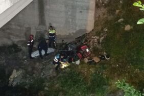 Trabzon'da motosiklet dereye uçtu 1 turist hayatını kaybetti