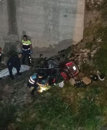 Trabzon'da motosiklet dereye uçtu 1 turist hayatını kaybetti